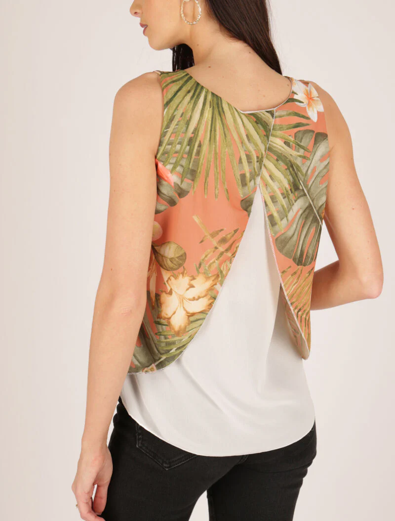 Top met overlappende lagen en print op de stof - roze - Image 2