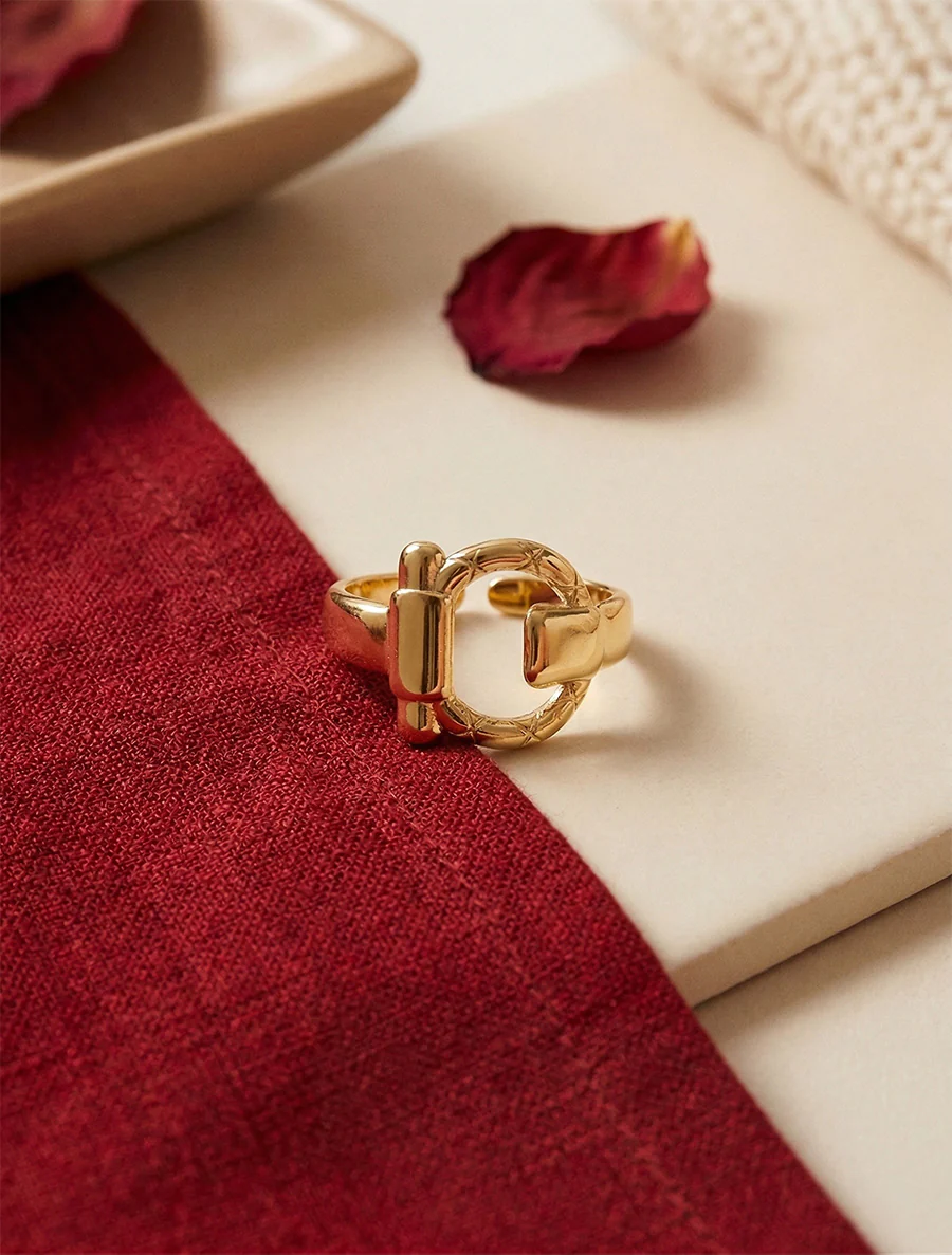 Verstelbare ring met gesp - Goud