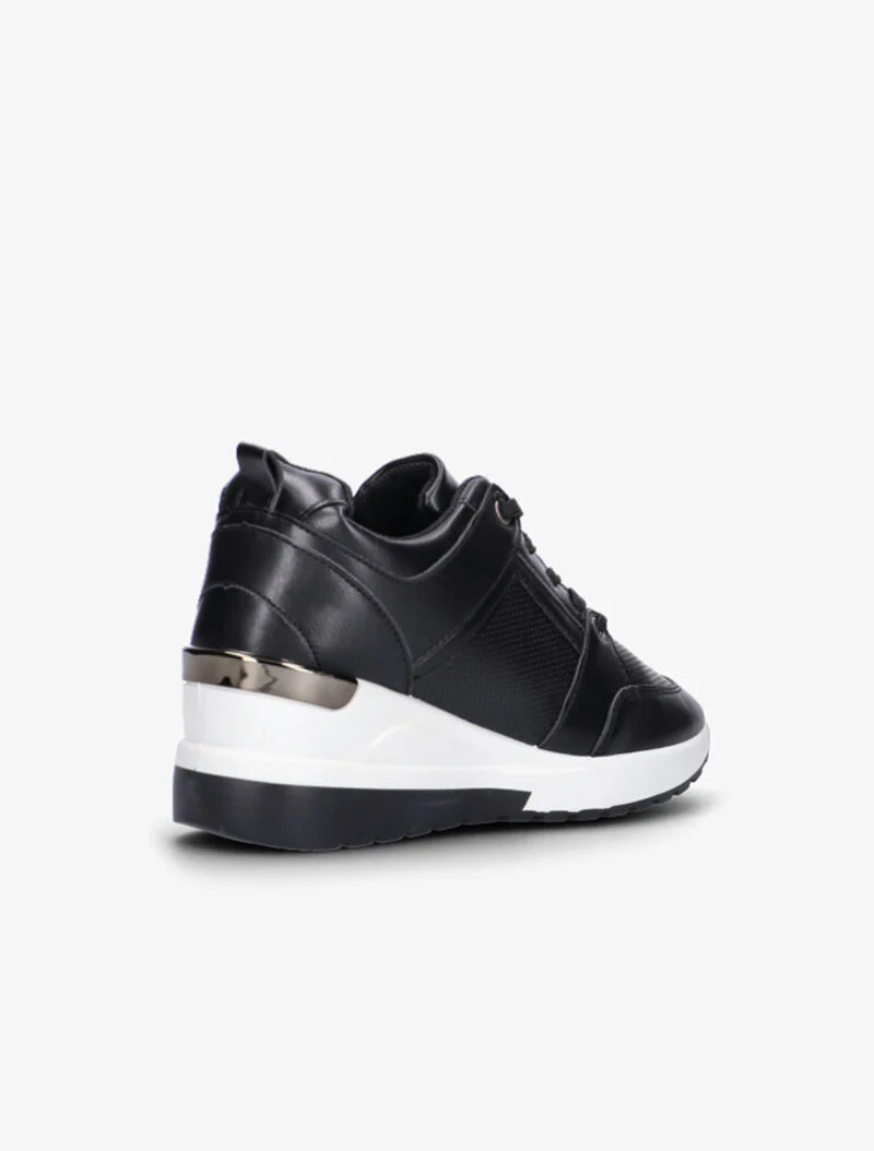 Wedge sneakers met metalen details - zwart - Image 5