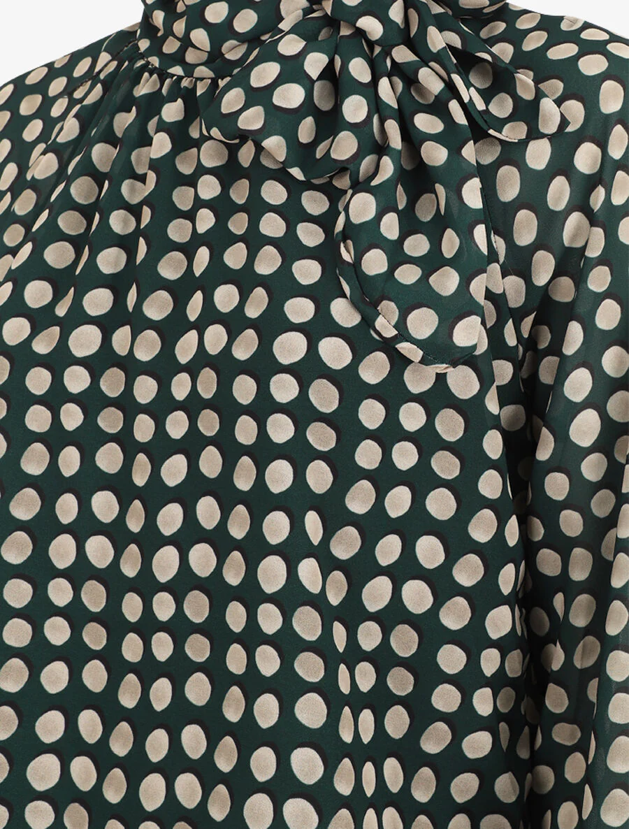 Wijde blouse met stippen en strikkraag - Dennengroen - Image 3